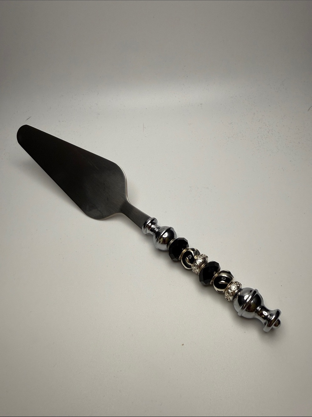 Glass Bead Handle Pizza Cutter in Light Teal and Silver
